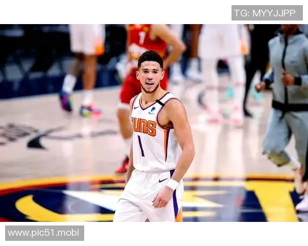 太阳队球星布克在本场比赛的关键表现有哪些? 太阳队球星布克在本场比赛的关键表现有哪些?